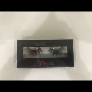 Lilly Lashes - Miami Brand New